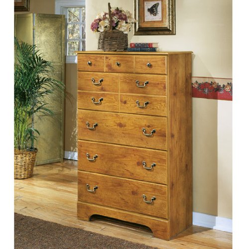 Cottage Style Wooden Bedroom Chest