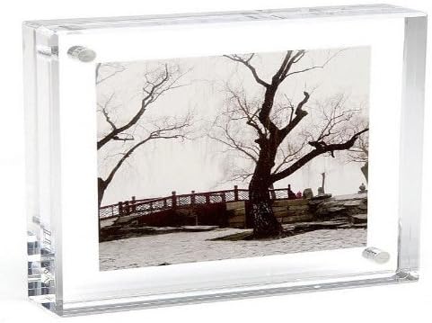 The original acrylic museum MAGNET FRAME by Canetti - 8x10