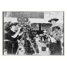 Photo (XL): Helen Taft, May Allison (with movie camera)