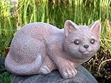 Eigenschaften Tiefes Kunsthandwerk GbR  / Tierfigur Steinfigur liegende Katze terracotta