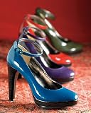 Patent leather-look platform pump