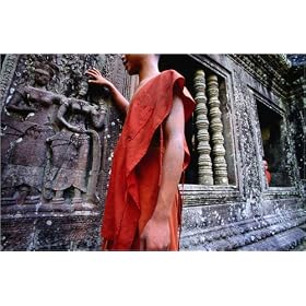 photographie Devastas - female deities of sublime beuty, feature prominently in bas relief of Ang...