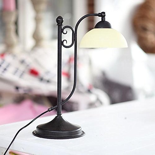 Nachttischleuchten Landhausstil – gemütliche Lampen für das Schlafzimmer