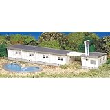 Bachmann Trains Motel with Pool