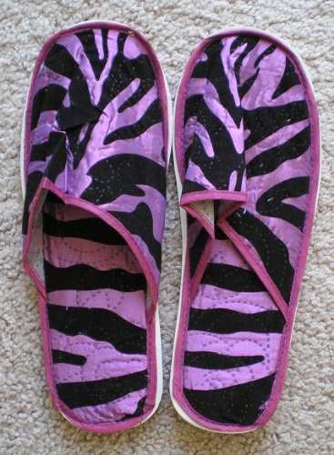 King Faux Silk Flocking Zebra Printing Black / Purple Comforter Set plus a pair of zebra purple slippers Bedding-in-a-bag King Faux Silk Flocking Zebra Printing Black / Purple Comforter Set plus a pair of zebra purple slippers Bedding-in-a-bag