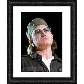 Framed Print of TRIBECA FILM FESTIVAL CONCERT, BATTERY PARK, NEW YORK, AMERICA - 08 MAY 2004 from Rex Features
