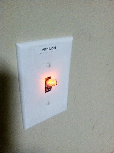 Leviton 1201-PLC 15 Amp, 120 Volt, Toggle Pilot Light, Illuminated ON