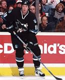 JOE THORNTON SAN JOSE SHARKS 8X10 SPORTS ACTION PHOTO (D)