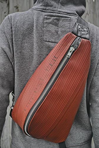 Fire hose shoulder pack