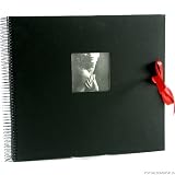 Zoom Produkt-Bild: Goldbuch Fotoalbum Dream schwarz Spiralalbum mit Leinen Einband und Fenster für individuelles Bild und Schleifenverschluss 34 x 30 cm
