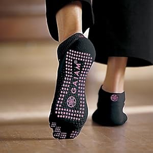 Gaiam All Grip Yoga Socks Pink Dots,  Small/Medium