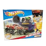 Hot Wheels Monster Jam Tire Shop Crash Pack Play Set