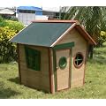Kinderspielhaus aus Holz