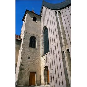 photographie The 13th century St Agnes the Czech Convent in Prague. Now housing part of the Natio...