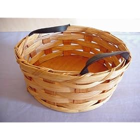 Amish Country Handmade Sewing Button Basket. This Functional Basket Will Accent Your Home Decor Perfectly! Looks Great in the Sewing Room and Helps You Keep All Your Loose Buttons in One Place so You Can Find Them Easily. Colors May Vary (Black, Brown, Blue, Red, Green, Purple, Burgundy, Natural)