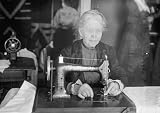 1918 photo LEGION OF LOYAL WOMEN. MRS. A.J. HUGHES, SEWING ON BEDDING FOR HOSPITALS