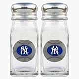 Review Bergamot  / New York Yankees Salt and Pepper Shaker Set