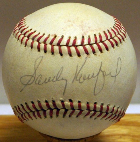 Single Signed Baseball Sandy Koufax 7.5 (unofficial ball)