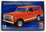 AMT Ertl International Scout 1/25 Plastic Model Car Kit