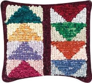 Quilt Mates LOCKER HOOKING Pillow Kit - FLYING GEESE