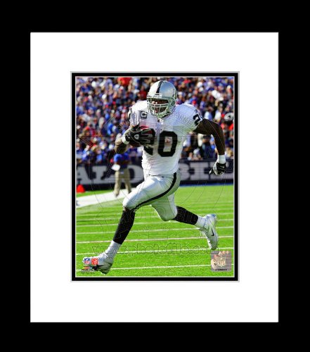 Oakland Raiders Darren McFadden 2011 Action Framed Picture 8x10