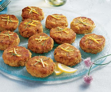 12 (3 oz) Maryland Style Crab Cakes by Hickory Farms