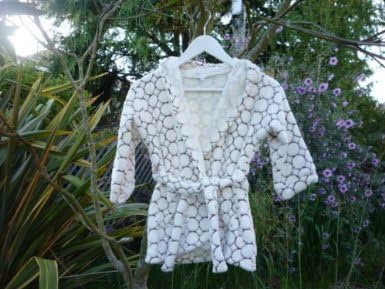 Tourance Children's Robe (T4, Ivory Circle)