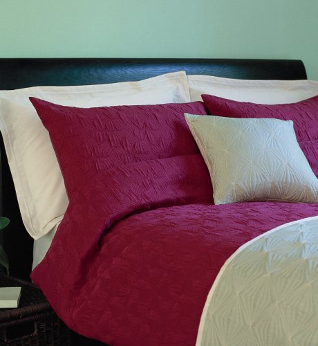 Berry Moulin Pillowcase