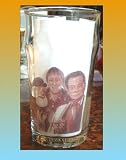 Review BURSTING MEMORABILIA  / ONLY FOOLS AND HORSES The Trotters COLOUR BEER GLASS