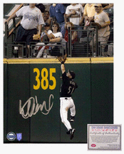 Ichiro Suzuki Seattle Mariners MLB Autographed Wall Catch 8 x 10 Photograph (Unframed)