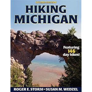 【クリックで詳細表示】Hiking Michigan (America’s Best Day Hiking Series) [ペーパーバック]