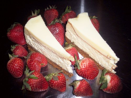 4lb New York Style Cheesecake By TheCheesecakeBar.com by TheCheesecakeBar.com
