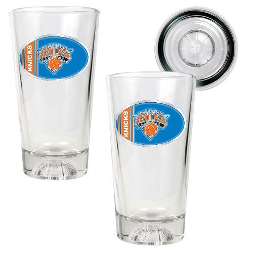 New York Knicks NBA 2pc Pint Ale Glass Set with Basketball Bottom - Oval Logo
