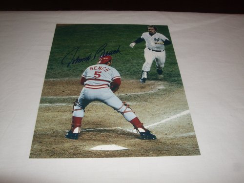 Johnny Bench Autographed Cincinnati Reds 8x10 Photo W/PROOF, Picture of Johnny Signing For Us, World Series Champion