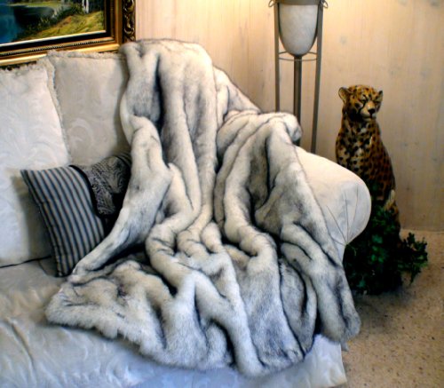 White Arctic Fox Faux Fur Throw Blanket Rug with Silky White Short Pile Faux Fur Backing