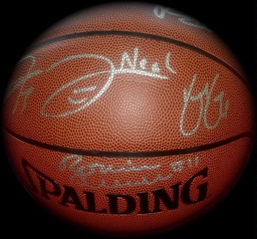 Chicago Bulls 2010/2011 Team Autographed / Signed Basketball - Autographed Basketballs
