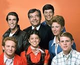 TOM BOSLEY AS HOWARD CUNNINGHAM, RON HOWARD AS RICHARD  RICHIE  CUNNINGHAM, ERIN MORAN AS JOANIE CUNNINGHAM, DON MOST AS RALPH MALPH, MARION ROSS AS MARION CUNNINGHAM, ANSON WILLIAMS AS WARREN  POTSIE  WEBER, HENRY WINKLER AS ARTHUR  FONZIE  FONZARELLI FROM HAPPY DAYS - Licensed Photo - Professional Photographic Print - Picture SIZE 10x8 (25x20cm)