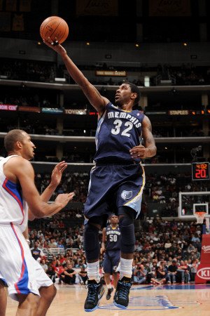 Memphis Grizzlies v Los Angeles Clippers: O.J. Mayo and Brian Cook Photographic Poster Print by Noah Graham, 24x36