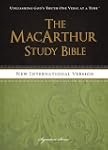 The MacArthur Study Bible: New Intern...