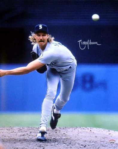 Randy Johnson Autographed Seattle Mariners 16x20 Photo PSA/DNA - Autographed MLB Photos