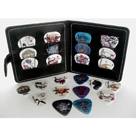 GUITAR PICK POUCH COMPLETE WITH 12 ASSORTED ROCK PLECTRUMS