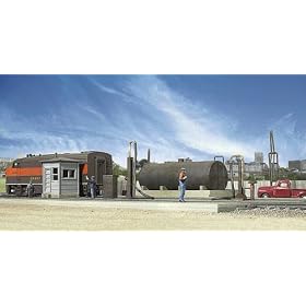 Walthers Cornerstone Series Kit HO Scale Diesel Fueling Facility from Fuel Pumps