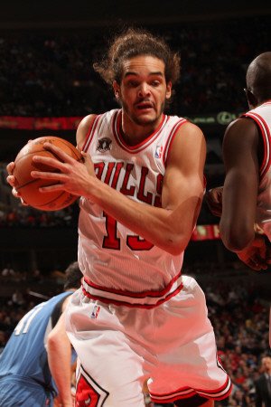 Minnesota Timberwolves v Chicago Bulls: Joakim Noah Photographic Poster Print by Ray Amati, 24x36