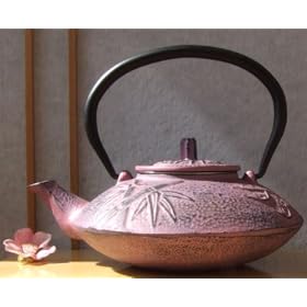 Japanese style Tetsubin cast iron deep pink bamboo teapot kettle 0.65 Litre