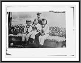 IMAGE OF Newswire Photo (XL): Kaiser and grandchildren