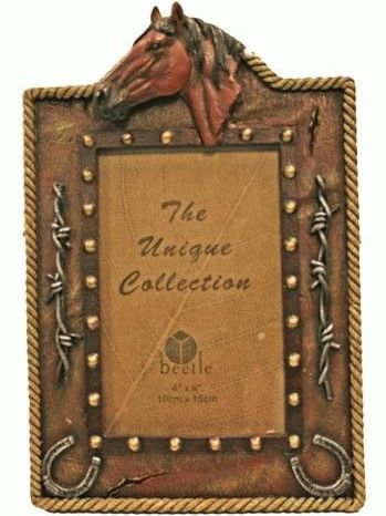 Decorative Vertical 3D Horse Head Theme With Horse Shoe And A Rope Edge Look 4X6