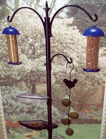 Gardman Prestige Feeding Station Free Feeders