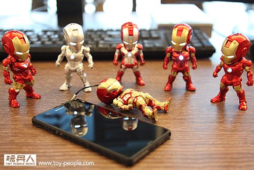 Iron Man 3, Kids Nations EarPhone Plugy series 001, Set of 6 ライトアップ機能付き イヤホンカバー 6種セット