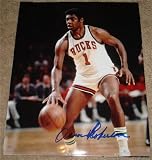 Oscar Robertson Milwaukee Bucks Autographed/Hand Signed 8 x 10 Photo