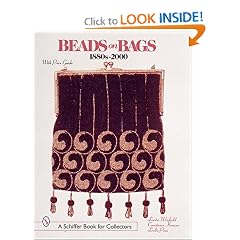 Beads on Bags:1800's to 2000 (Schiffer Book for Collectors)